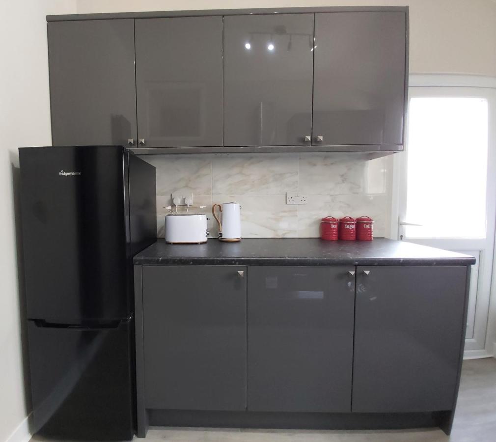 Apartamento Beautifully Renovated 2 Bed Flat - Close To Beach Southend-on-Sea Exterior foto
